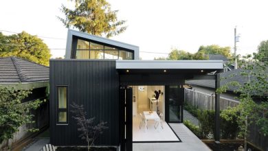 Modern, Compact House Black & White Decoration Perfect For Living!